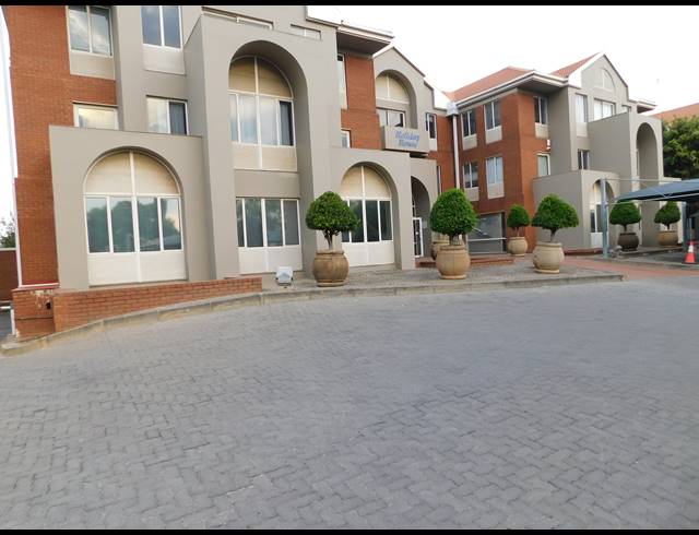 303M² OFFICE TO LET IN FERNDALE